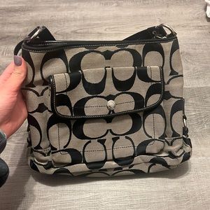 Coach Signature Daisy File Bag Shoulder Canvas Black F16558  Crossbody Purse